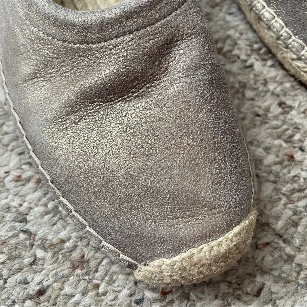 Eileen Fisher Bali Platinum Metallic Suede Flat 9